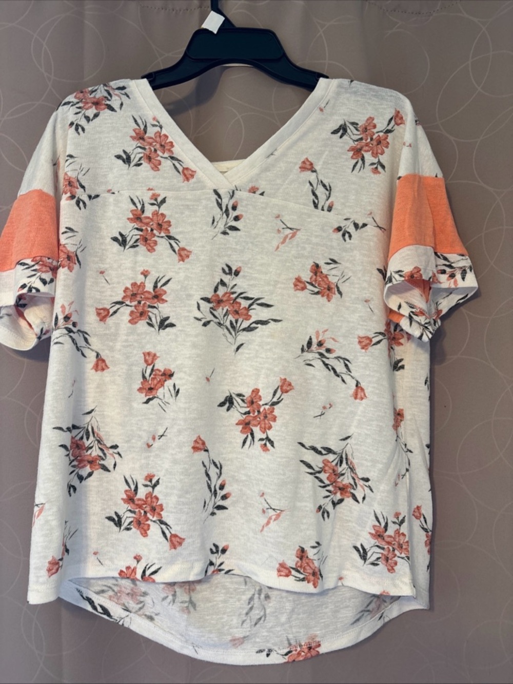 Maurices White V-Neck Short Sleeve Top with Coral Floral Print